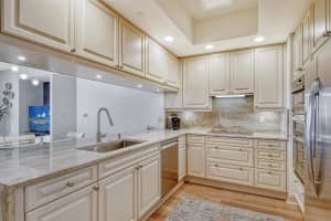 50 CENTRAL AVENUE, SARASOTA, FL 34236 - MLS#MFRA4689716