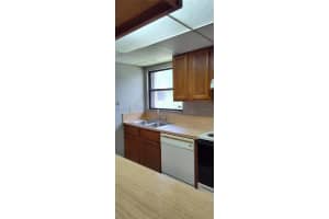 2811 ARCHER ROAD, GAINESVILLE, FL 32608 - MLS#MFRA4689725