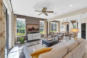 8204 VILLA GRANDE COURT, SARASOTA, FL 34243 - MLS#MFRA4689742