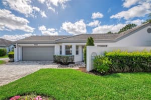 4438 LONG COMMON LANE, SARASOTA, FL 34235 - MLS#MFRA4689848