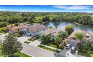 378 LONDONDERRY DRIVE, SARASOTA, FL 34240 - MLS#MFRA4689874