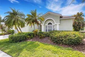 378 LONDONDERRY DRIVE, SARASOTA, FL 34240 - MLS#MFRA4689874