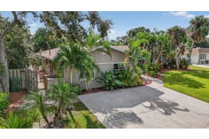 1884 SOUTHPOINTE DRIVE, SARASOTA, FL 34231 - MLS#MFRA4689980