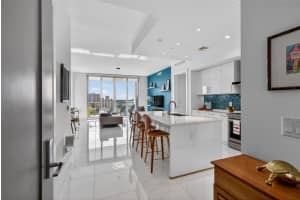 111 PINEAPPLE AVENUE, SARASOTA, FL 34236 - MLS#MFRA4689993