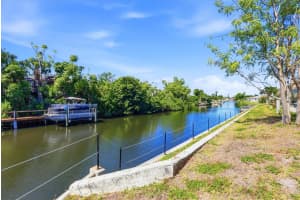 2548 RIVERBLUFF PARKWAY, SARASOTA, FL 34231 - MLS#MFRA4690023