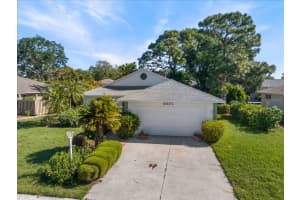 5871 HELEN WAY, SARASOTA, FL 34243 - MLS#MFRA4690035