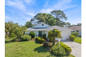 5871 HELEN WAY, SARASOTA, FL 34243 - MLS#MFRA4690035