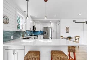 8096 GLENBROOKE LANE, SARASOTA, FL 34243 - MLS#MFRA4690084