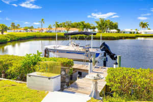 3910 JOYCE DRIVE, BRADENTON, FL 34208 - MLS#MFRA4690087