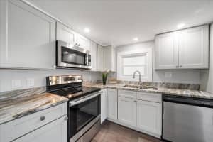 30 FLORES DRIVE, PALMETTO, FL 34221 - MLS#MFRA4690090