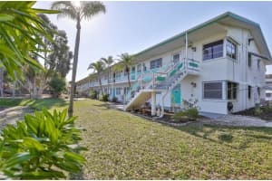 6100 21st St N #9, ST PETERSBURG