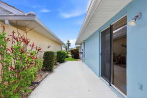 733 HARRINGTON LAKE DRIVE, VENICE, FL 34293 - MLS#MFRA4690223