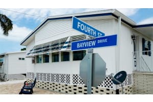 1 4TH STREET, BRADENTON, FL 34210 - MLS#MFRA4690231