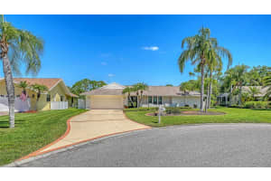 4865 GREYWOOD LANE, SARASOTA, FL 34235 - MLS#MFRA4690279