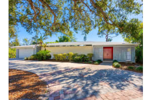 820 WHITFIELD AVENUE, SARASOTA, FL 34243 - MLS#MFRA4690309