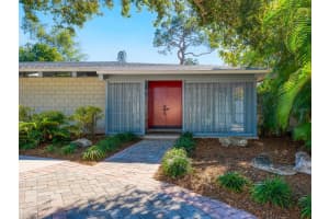 820 WHITFIELD AVENUE, SARASOTA, FL 34243 - MLS#MFRA4690309