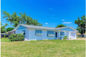 823 BRADENTON ROAD, VENICE, FL 34293 - MLS#MFRA4690379