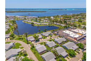 9505 COLONIAL DRIVE, BRADENTON, FL 34210 - MLS#MFRA4690404