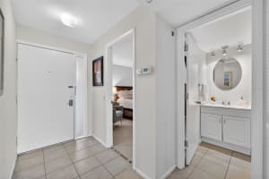 3061 QUAIL HOLLOW, SARASOTA, FL 34235 - MLS#MFRA4690473