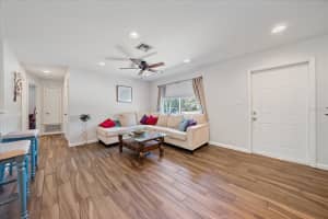 3247 WOODMONT DRIVE, SARASOTA, FL 34232 - MLS#MFRA4690534