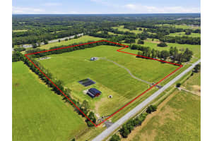 18605 NW COUNTY ROAD 235A, ALACHUA, FL 32615 - MLS#MFRA4690565