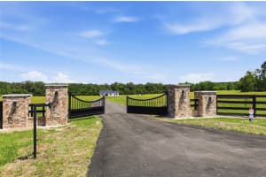 18605 NW COUNTY ROAD 235A, ALACHUA, FL 32615 - MLS#MFRA4690565