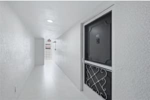 2100 BENJAMIN FRANKLIN DRIVE, SARASOTA, FL 34236 - MLS#MFRA4690613