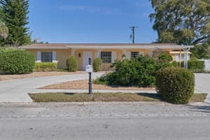 2411 Gulf Gate Dr, SARASOTA