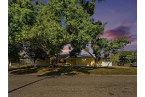 704 LOCKWOOD RIDGE ROAD, SARASOTA, FL 34237 - MLS#MFRA4690645