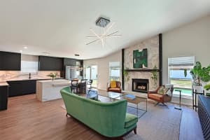 910 PLUM TREE LANE, SARASOTA, FL 34243 - MLS#MFRA4690735