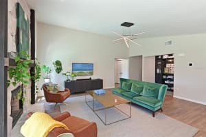 910 PLUM TREE LANE, SARASOTA, FL 34243 - MLS#MFRA4690735