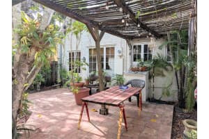 1701 SIESTA DRIVE, SARASOTA, FL 34239 - MLS#MFRA4690810
