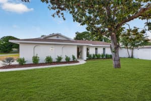 6649 PINELLAS POINT DRIVE, ST PETERSBURG, FL 33712 - MLS#MFRA4690826