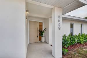 6649 PINELLAS POINT DRIVE, ST PETERSBURG, FL 33712 - MLS#MFRA4690826