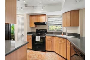 7205 CURTISS AVENUE 1A AVENUE, SARASOTA, FL 34231 - MLS#MFRA4690836