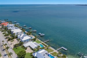 633 KEY ROYALE DRIVE, HOLMES BEACH, FL 34217 - MLS#MFRA4690877