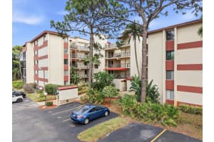 7500 40th Ave W #203, BRADENTON