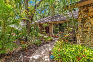 4295 WOODVIEW DRIVE, SARASOTA, FL 34232 - MLS#MFRA4690985