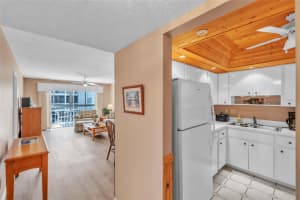 1330 GLEN OAKS DRIVE, SARASOTA, FL 34232 - MLS#MFRA4691075