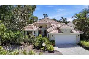 8009 HAMPTON COURT, UNIVERSITY PARK, FL 34201 - MLS#MFRA4691078