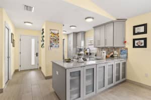 1866 VAMO DRIVE, SARASOTA, FL 34231 - MLS#MFRA4691082