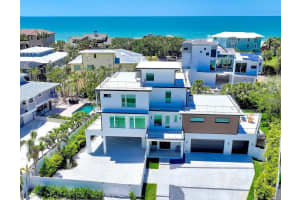 8800 MIDNIGHT PASS ROAD, SARASOTA, FL 34242 - MLS#MFRA4691173