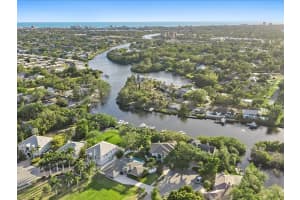 2492 WATERVIEW COURT, SARASOTA, FL 34231 - MLS#MFRA4691223