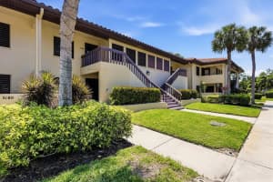 5186 Lake Village Dr #90, SARASOTA