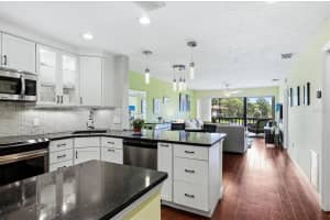 5186 LAKE VILLAGE DRIVE, SARASOTA, FL 34235 - MLS#MFRA4691225