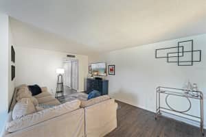 6100 12TH STREET, ST PETERSBURG, FL 33705 - MLS#MFRA4691255