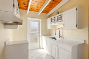 6006 MIDNIGHT PASS ROAD, SARASOTA, FL 34242 - MLS#MFRA4691484