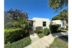 567 LAKESIDE DRIVE, BRADENTON, FL 34210 - MLS#MFRA4691554