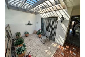 567 LAKESIDE DRIVE, BRADENTON, FL 34210 - MLS#MFRA4691554