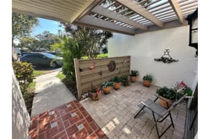 567 LAKESIDE DRIVE, BRADENTON, FL 34210 - MLS#MFRA4691554